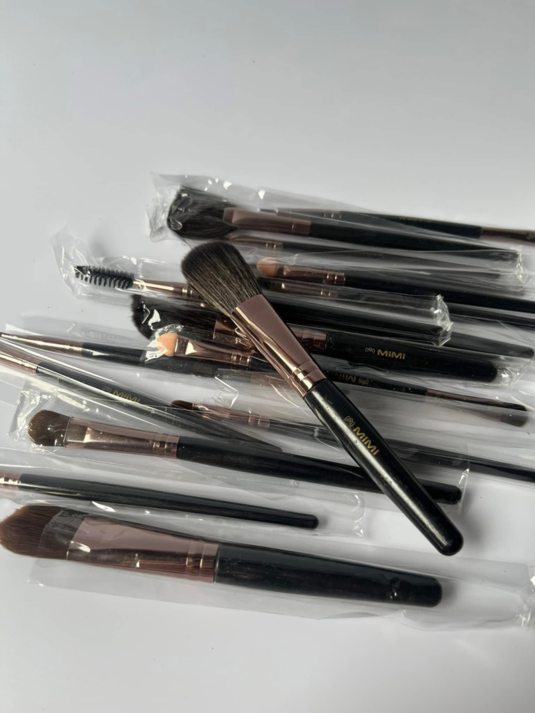 blend-with-makeup-brush
