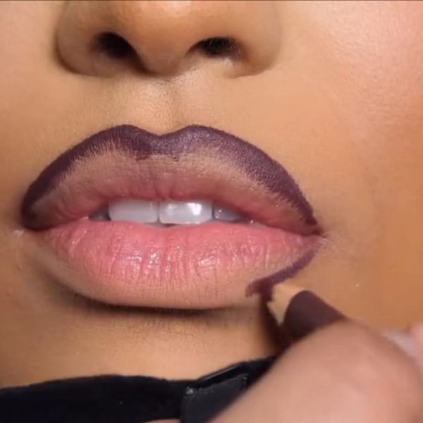 apply-lip-liner