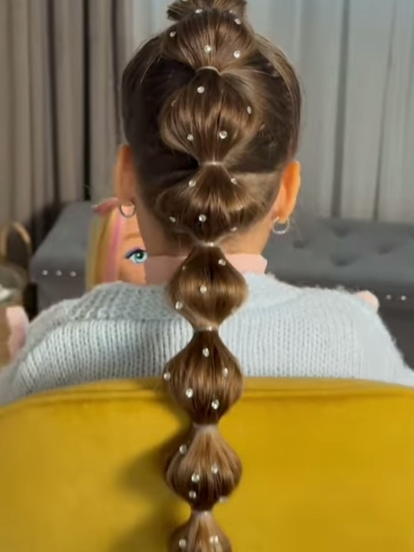 bubble-ponytail-hairstyle