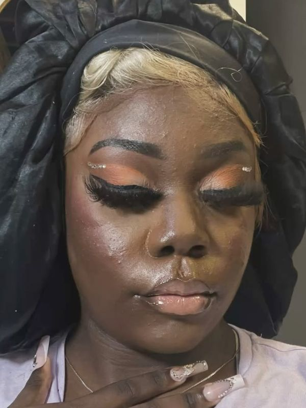 How-to-fix-melted-makeup-on-the-face 