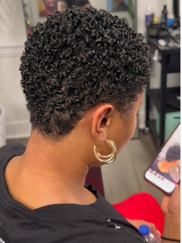natural-low-cut-hairstyle-for-women
