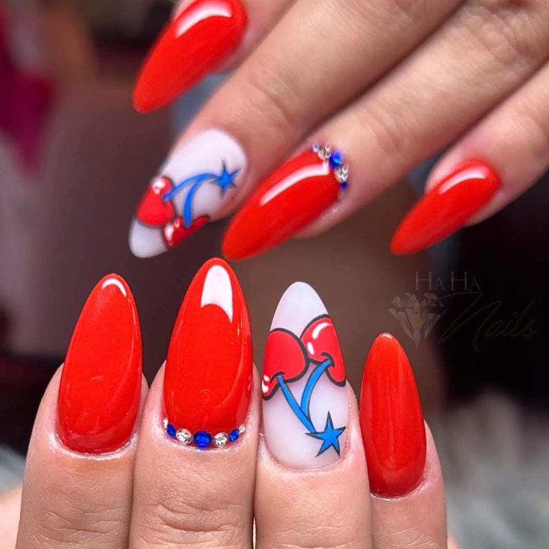 classic-july-nails-inspo