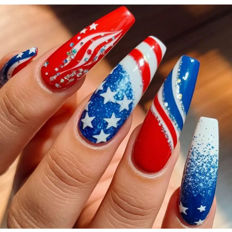 old-trendy-4th-of-july-nail-inspo