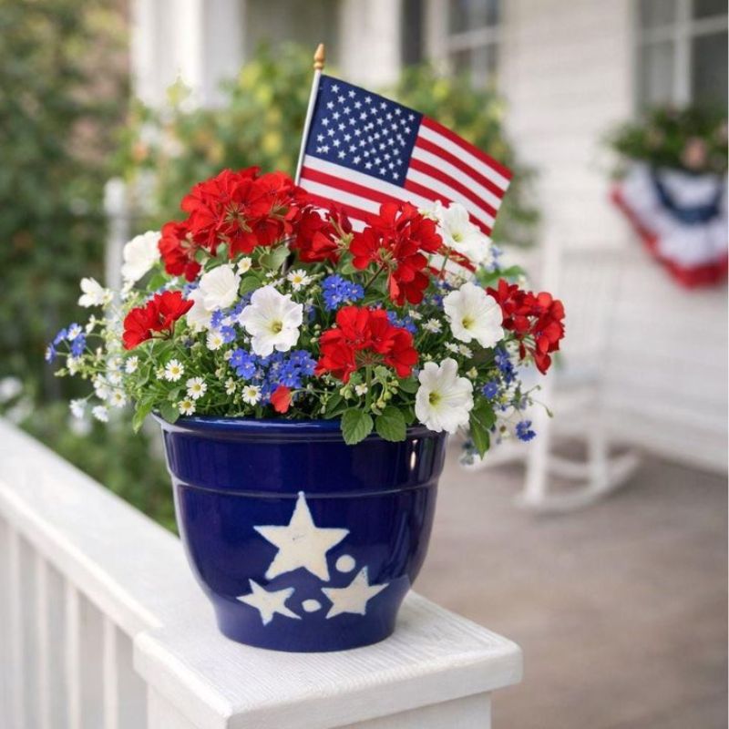 patriotic-flower-pot-decor-for-outdoor