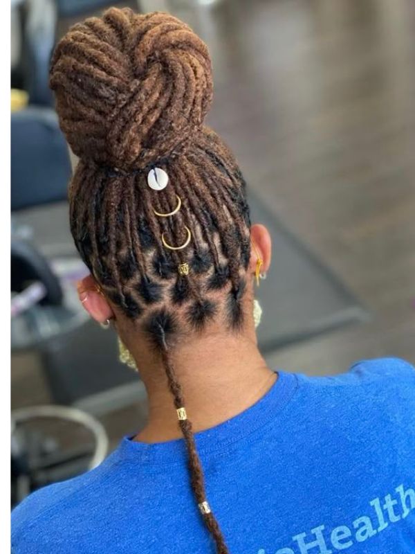 loc-bun-beach-hairstyles-for-women