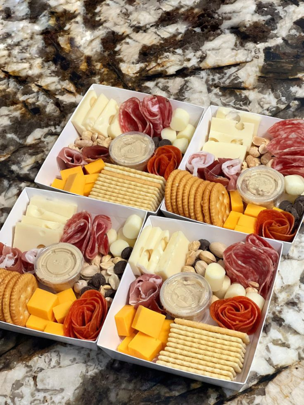 chesse-and-crackers-box-picnic-food-ideas