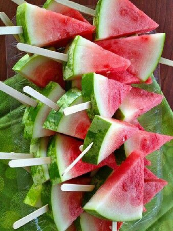 water-melon-slice-as-picnic-party-food