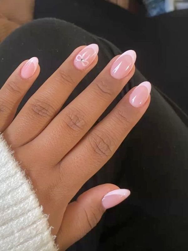 french-tips-back-to-school-nails-ideas