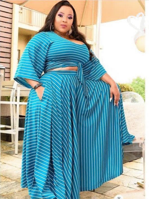 Curvy-ladies-Beach-outfits