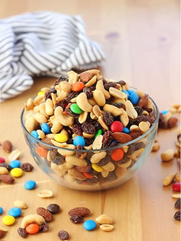 Homemade-trail-mix