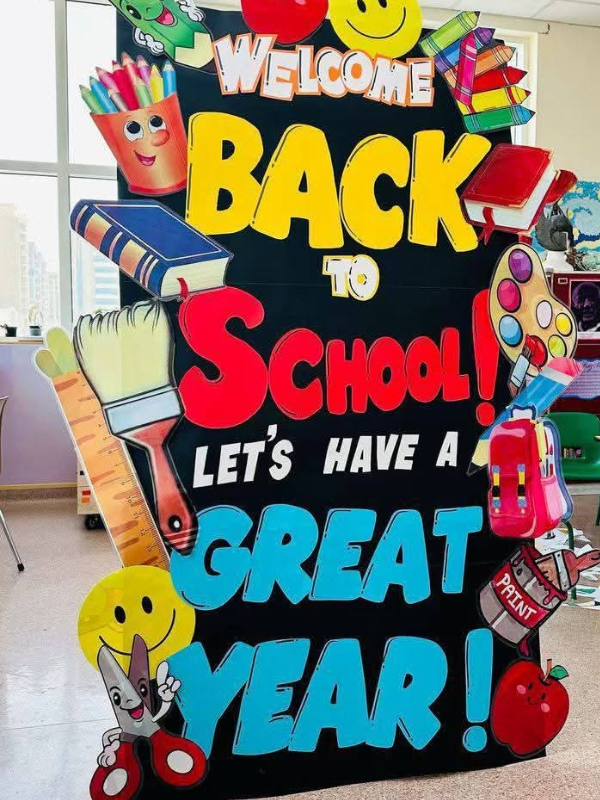 Bright-welcome-back-signs 