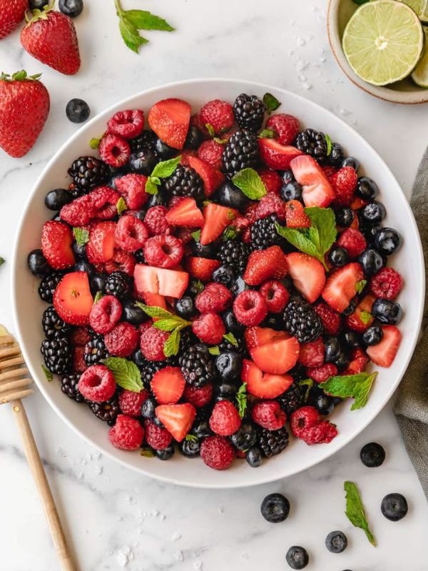 Berry-fruit-summer-salad 