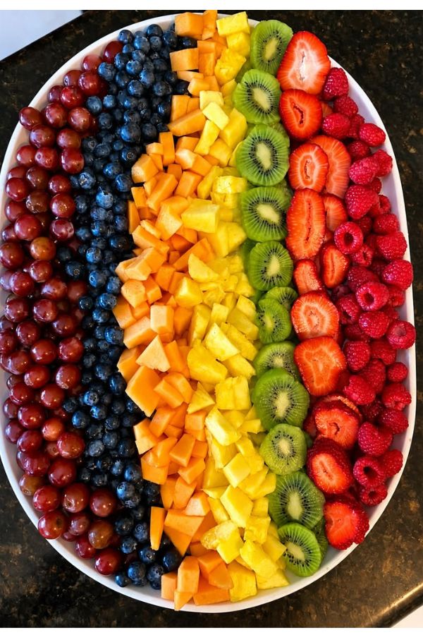 Rainbow-fruit-platter-for-birthday