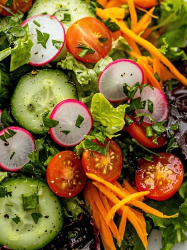 Garden-refreshing-summer-salad 