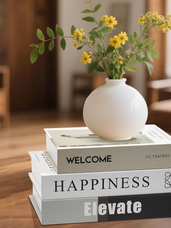 Minimalist-book-centerpiece-decor