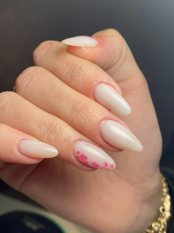 Milky-white-nails-for-back-to-school