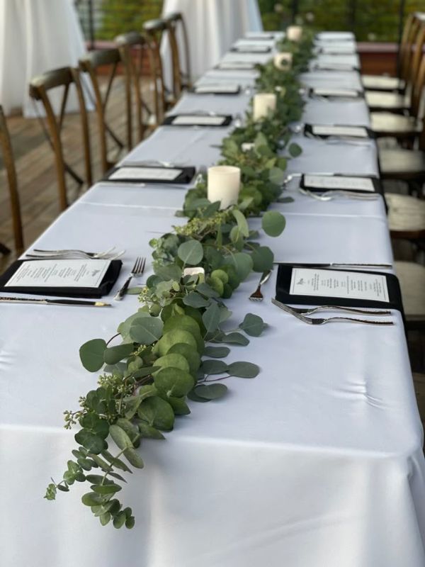 Eucalyptus-Table-Runner-wedding-table-decor-ideas