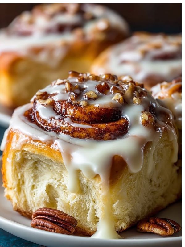 cinnamon-rolls-fathers-day-breakfast-ideas