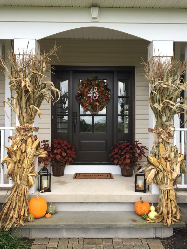 corn-stalk-display-fall-front-porch-decor