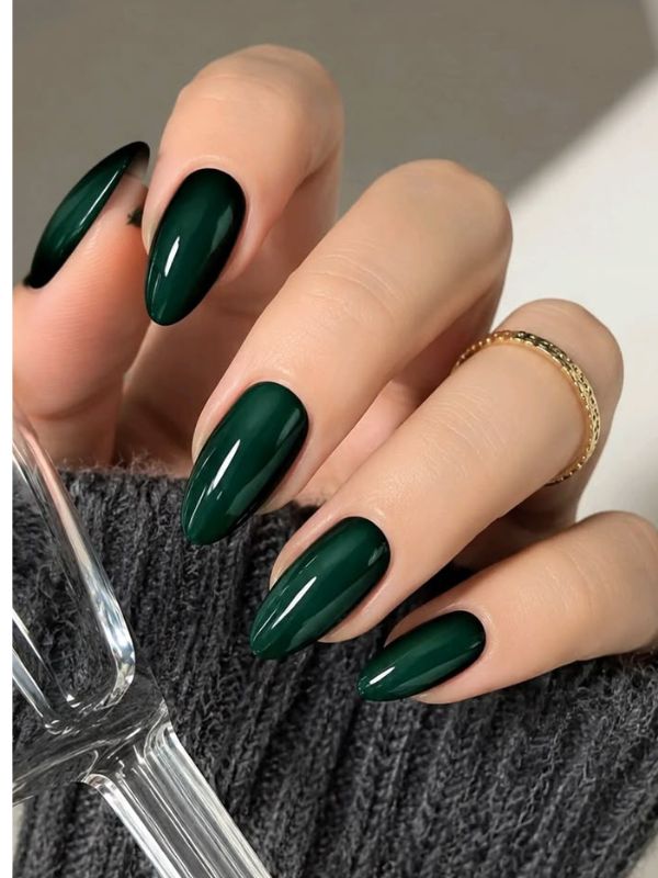 forest-green-fall-nails-ideas