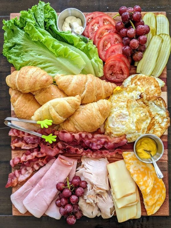 sandwich-no-cook-camping-meal-idea