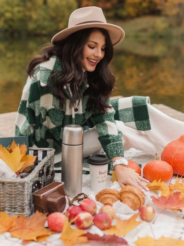 Cosy-fall-picnic- activities 