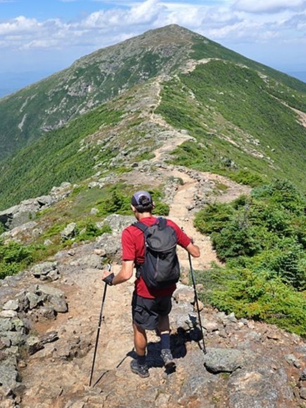 Nature-hiking-fall-bucket-list-guide 