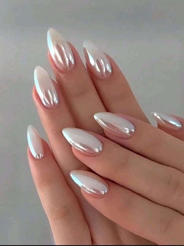 Pearl-chrome-nails