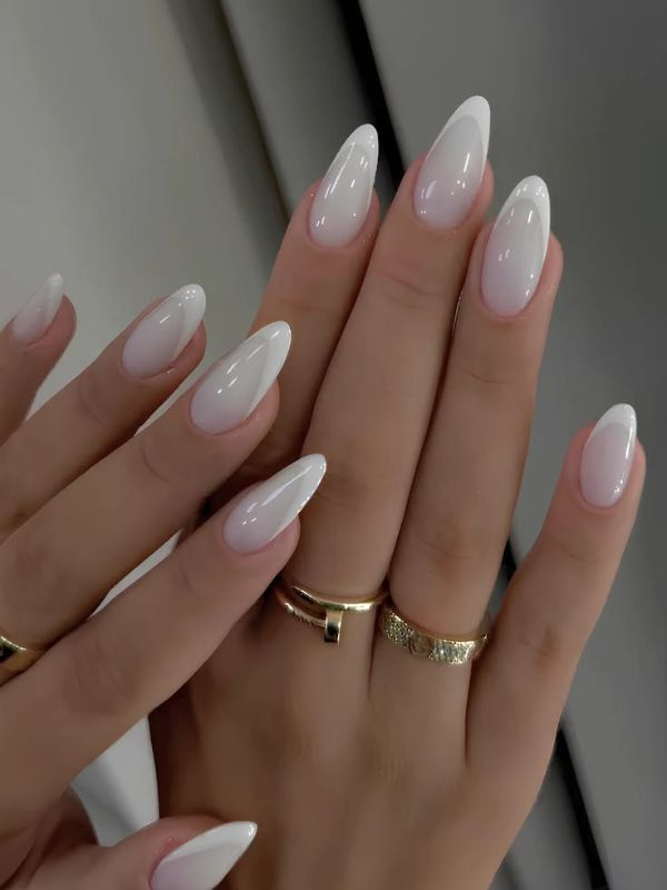 milk-white-wedding-nails
