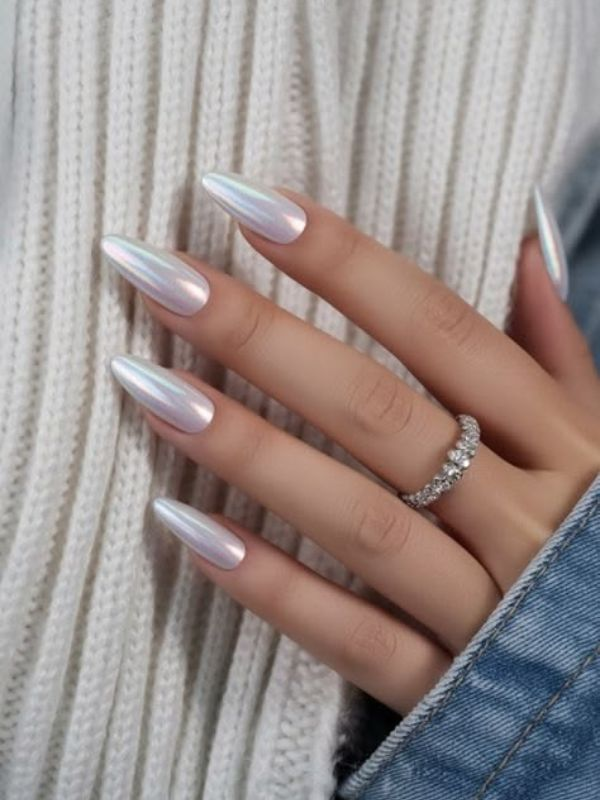 Pearl-chrome-wedding-Nails-idea