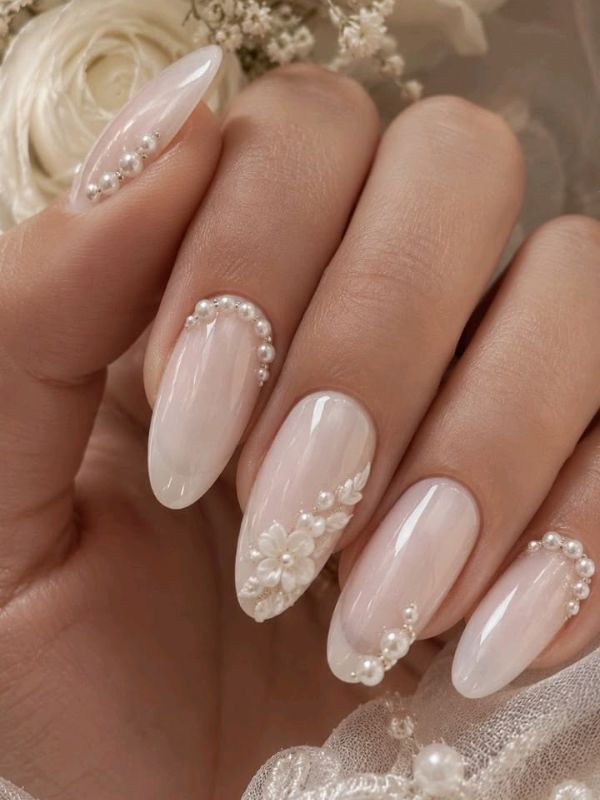 Pearl-Accent-Nails