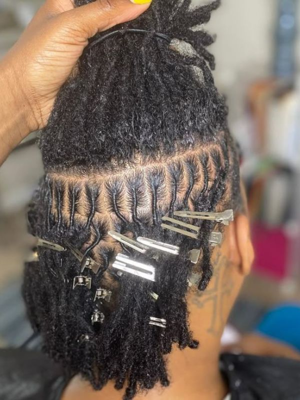 How-to-Re-twist-Your-Locs