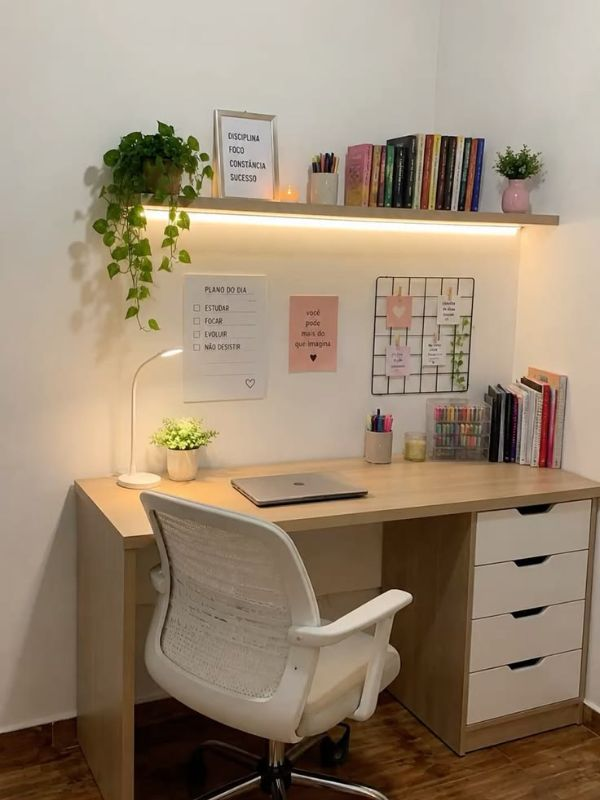 Minimalist-study-space -setup