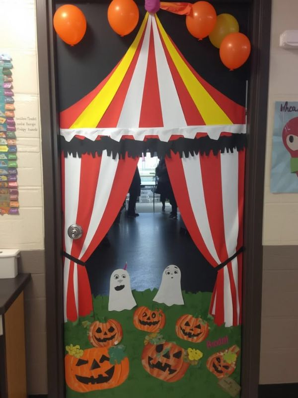 Halloween-classroom-wall-decor 
