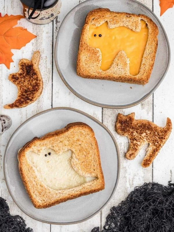 Ghost-grilled-cheese-Halloween-party-food