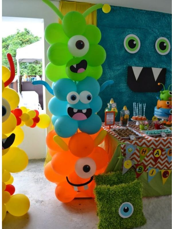 Halloween-classroom-wall-decor 