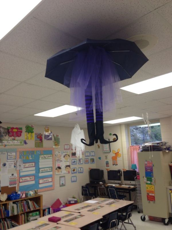 spooky-classroom-decor