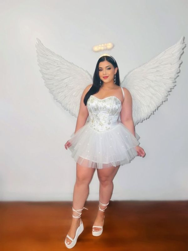 Angel-Halloween-costume 