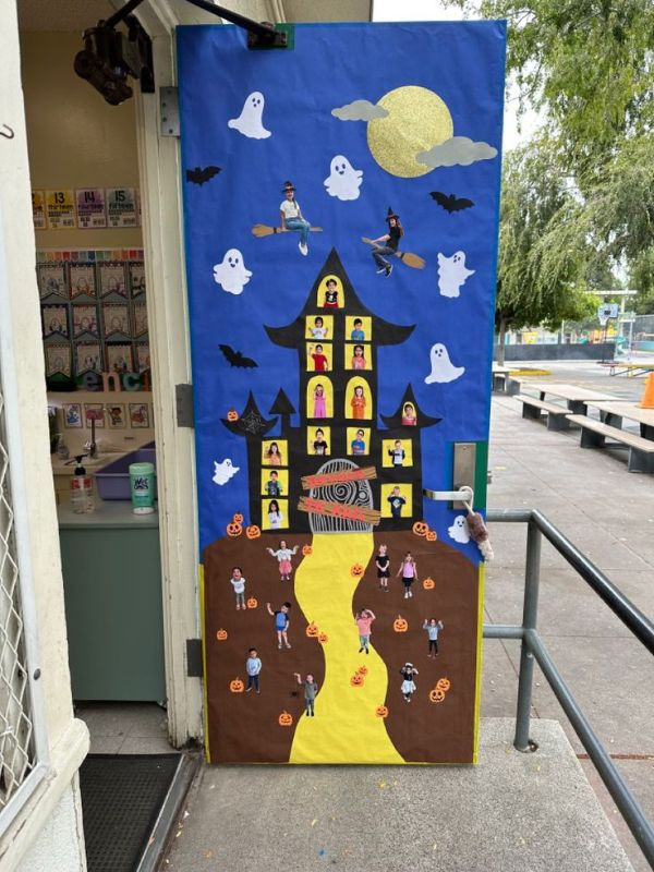 haunted-classroom-door