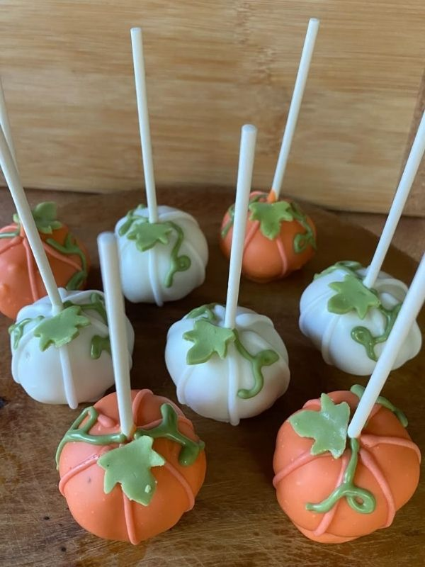 pumpkin-cake pops