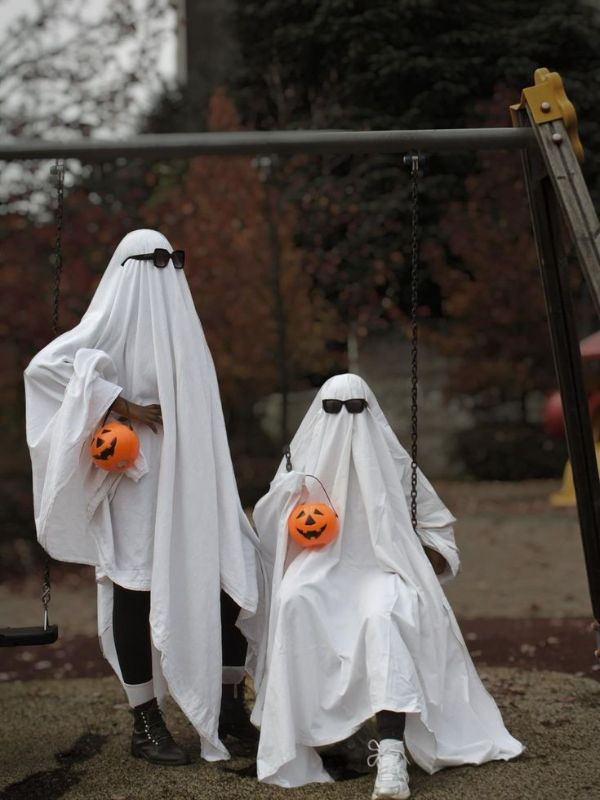 Halloween-costume-ideas-for-couples 