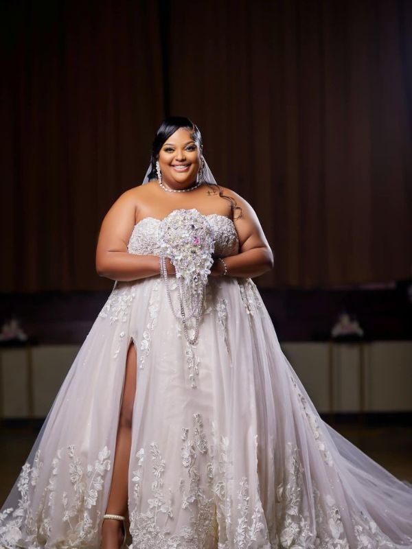 Wedding-dress-for-plus-Size-brides 