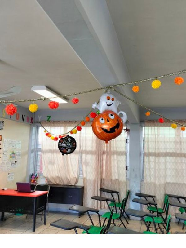 Spooky-classroom-ceiling-ideas 