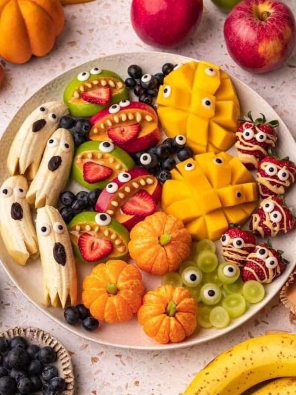 halloween-fruit- platter