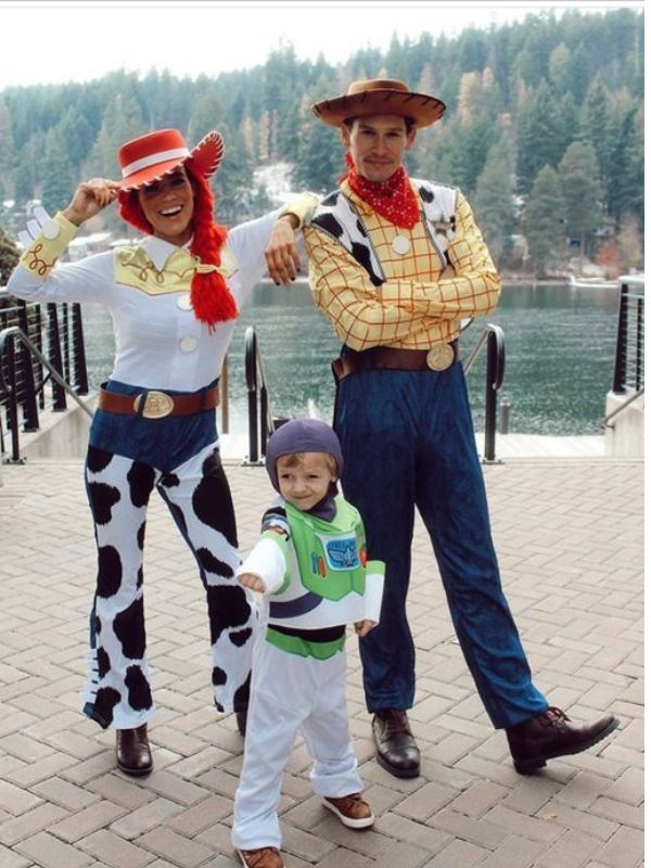 Halloween-costume-ideas-for-family 