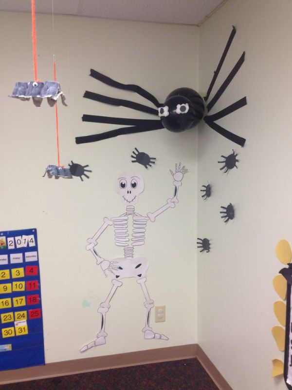 Spooky-Halloween-Classroom-Reading-Corner 