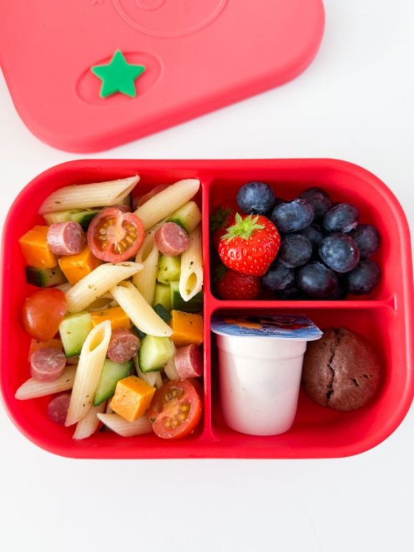 Pasta-and-veggies-lunch-pack-for-kids