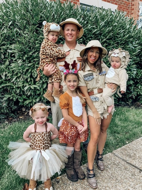 Halloween-family-costume 