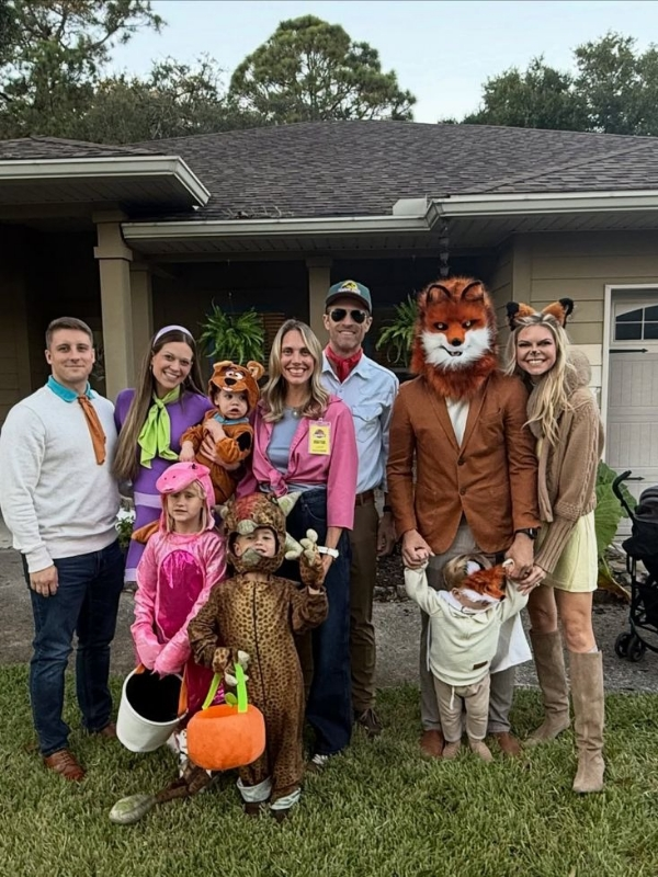 Halloween-costume-for-family