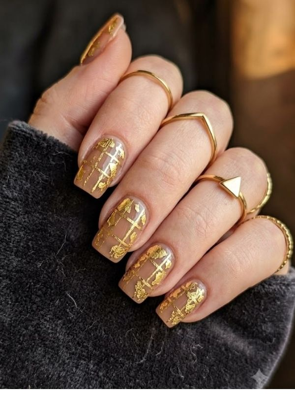 gold-foil-nail